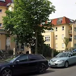 2,4,5,6 Altstadt - Am Grossen Garten Apartment *