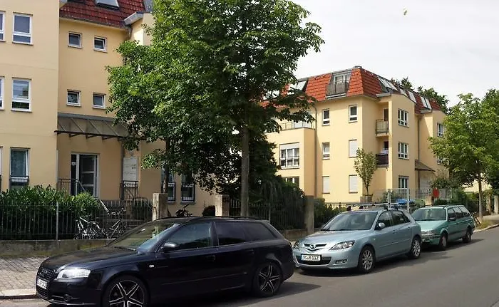 2,4,5,6 Altstadt - Am Grossen Garten Διαμέρισμα *